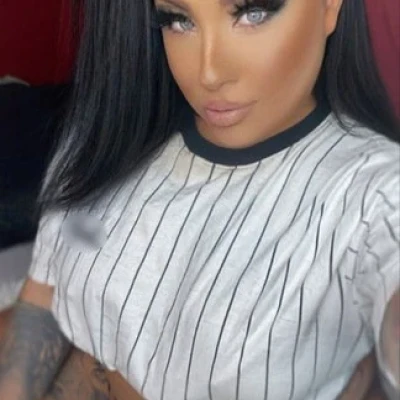Curvy Chayenne