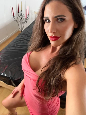 Laura Domina